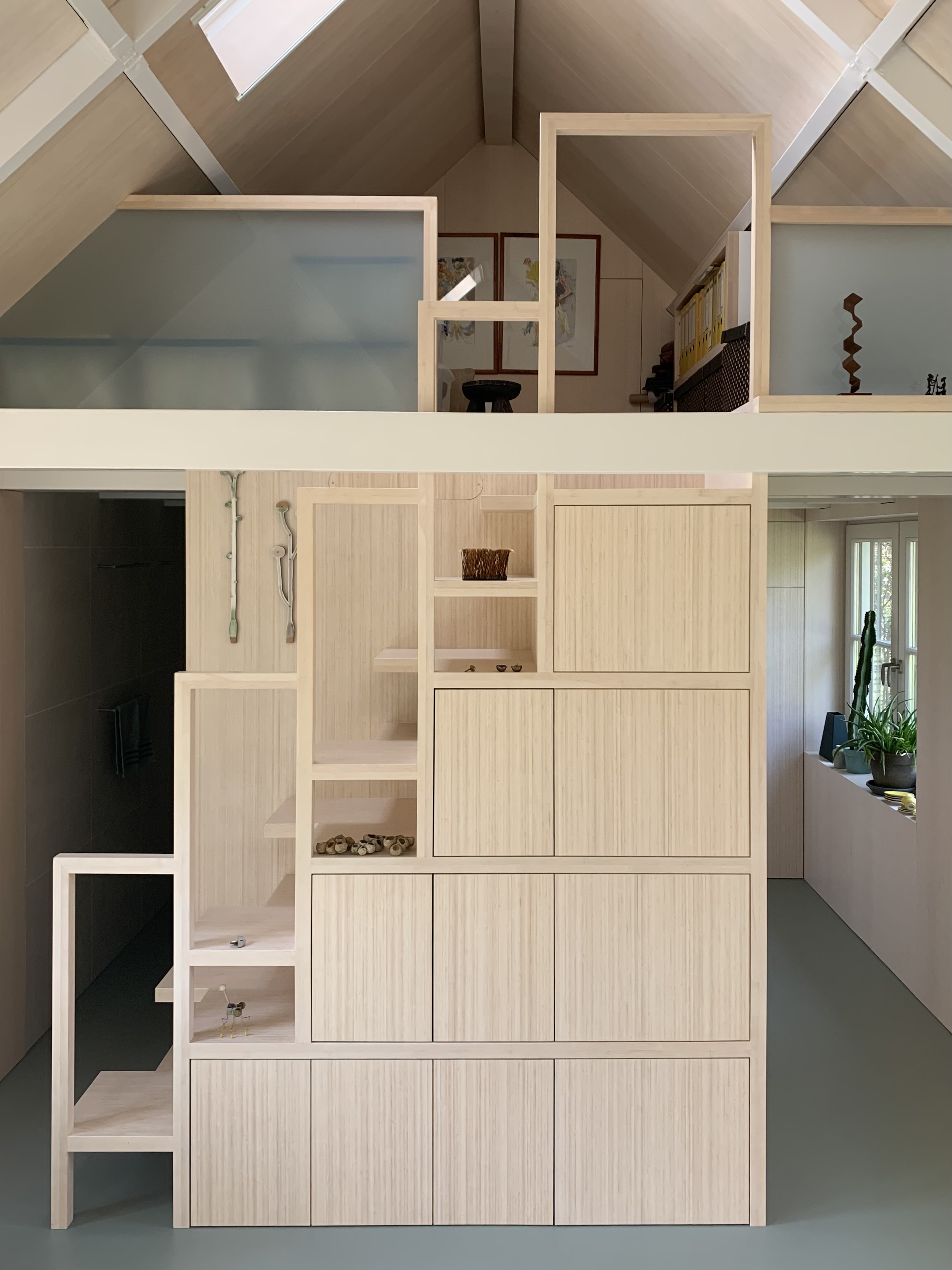 Renovatie en isolatie van een oud bijgebouw in de duinen bij Overveen.